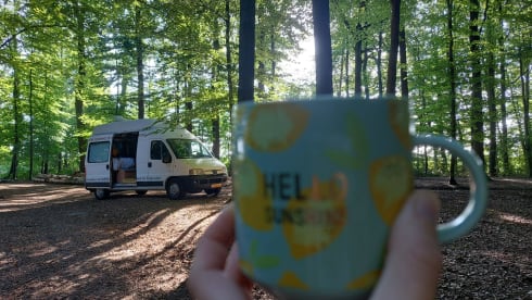 Hippiebus – Handmade really beautiful hippievan with solar panels