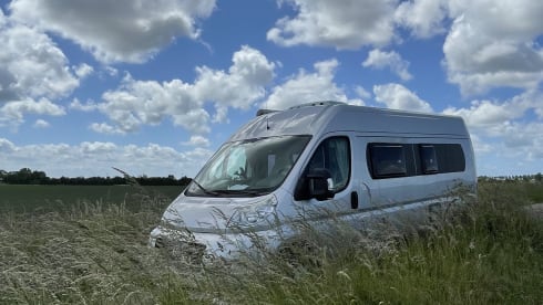 Moses The Van – Moses The Van: 4 person Fiat bus camper from 2011