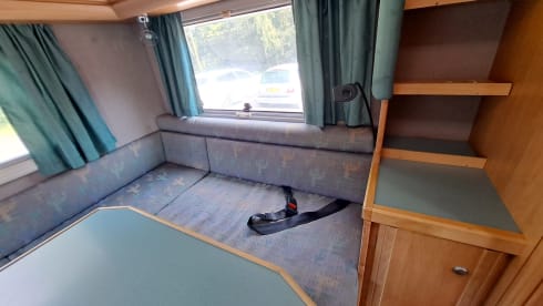 Stoere 4-persoons VW Karmann Missouri – 4er Volkswagen Alkoven aus dem Jahr 2000