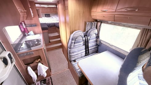 Coral  – Warm & Gezellig Coral - Fiat Adria met 4 slaapplaatsen 