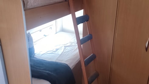 Fantastic, Family Sized Motorhome for Rent - 4 (6) berth