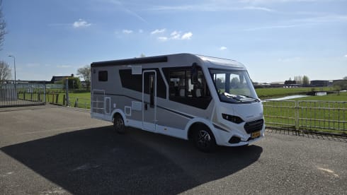 Sunlight i67S Aventure Brand new camper