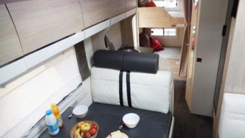 Camping-Car Capucine 5 places, avec climatiseur cellule.