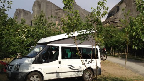 Sjaan – Auf Abenteuer mit dem komfortablen und umfangreichen Ford Nugget für 4 Personen!