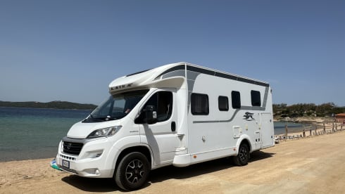 Fabulous super-equipped camper