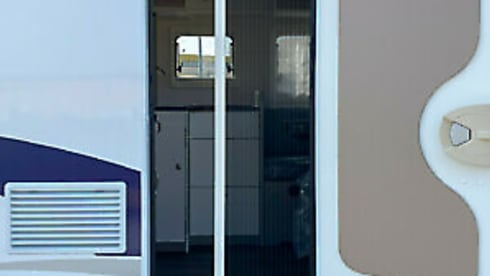 CAMPER – Camper Semintegrale con Letto nautico