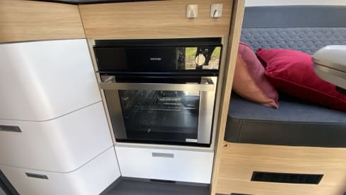 Coral suite on wheels – Luxury 2 person Adria Coral 650DL automatic transmission semi-integrated from 2022