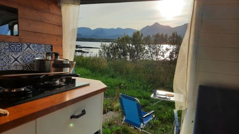 Cozy and neat VW camper bus 2.5TDI