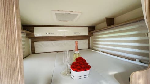 2. DelPi – Luxury mobile home Bürstner Delfin Harmony T726
