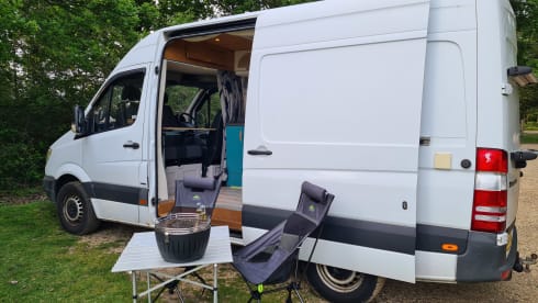 2 berth Mercedes Sprinter MWB AC 