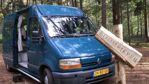 Betsie – 2p Renault campervan uit 2002