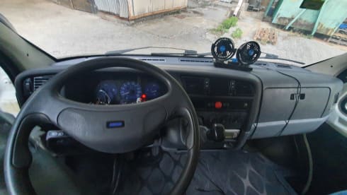 Anto – Travel carefree with Camper Mclouis.