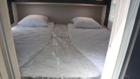 Challenger 337GA Graphite Premium Edition / Ford Transit 170ch BVA6