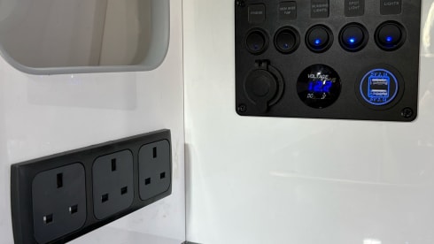Hamish – Insurance covered! 4 berth Volkswagen campervan from 2020