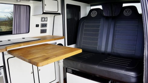 Gary – 4 berth Volkswagen Transporter Campervan