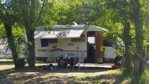 Camper voor uw perfecte vakantie – Ideal and complete camper for your perfect holiday