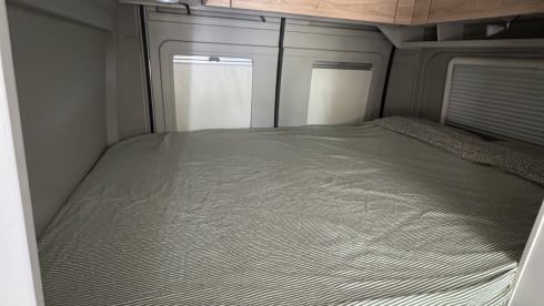 Full House – Dethleffs 4-person campervan, full-option from 2026