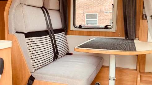 Globebus – 4p Dethleffs integrated from 2014