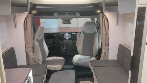 Tradate Camper – Challenger 4 posti automatico