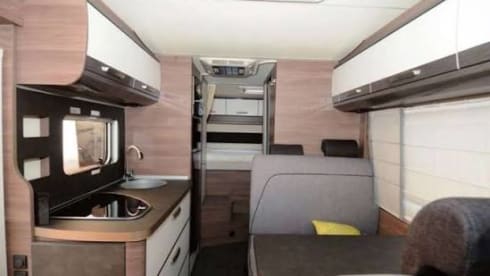 Johnny Bravo  – Alcôve Knaus pour 4 personnes à partir de 2021