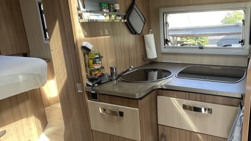 Spacious luxury 4 person Pilote camper many extras Queens bed semi-integrated 2013