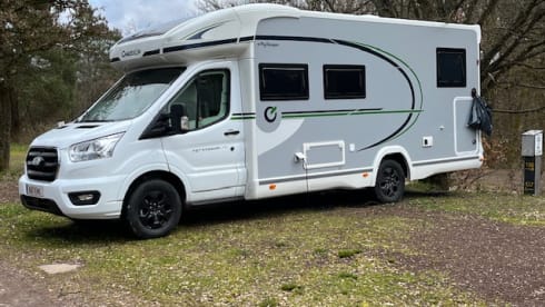 "Reverie" – Linea Titanium 797 Ford 165 AT8V Heavy 3 pers. bwj.2026