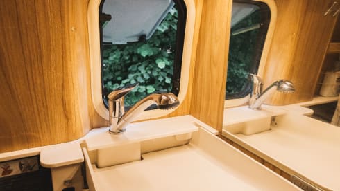 Miss Daisy (Dog Friendly) Discount available on bookings two weeks or more.  – 4 berth Mercedes-Benz campervan (SALE ON)