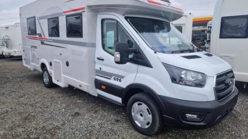 Holly – 2025 Roller Team Zener 696- 5 berth 