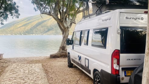 De Buitenkans – Stoere buscamper. Sunlight Cliff 600RT(2022)  - Handzaam en comfortabel