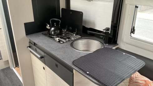 4p Challenger semi-integrated model 2023-limited edition