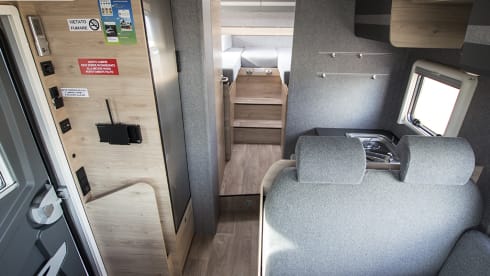 Just GO – Dethleffs Just GO 4-seater semi-integrated camper