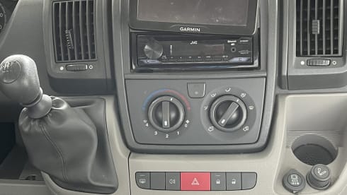 Nice 4p Fiat semi-integrated from 2011 with accessories and air conditioning