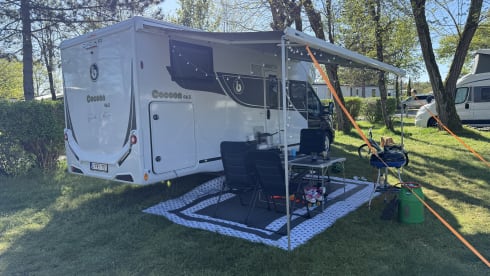 5p Ford semi-integrated uit 2024