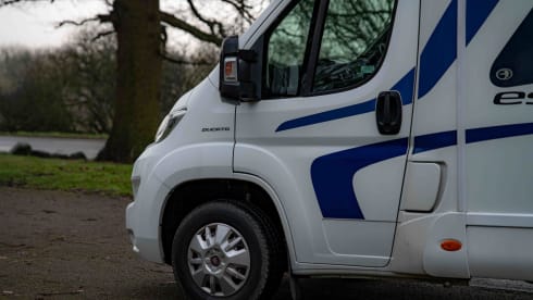 Taylor – Peugeot Bailey Approach camper met 6 slaapplaatsen, bouwjaar 2011.