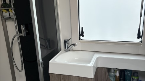 4 berth Benimar Tessoro 413