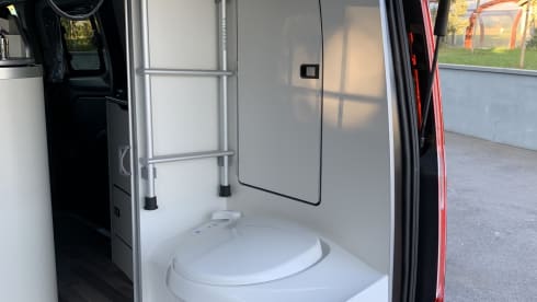 SAM – Neuer 5-Sitzer Van mit integrierter Toilette