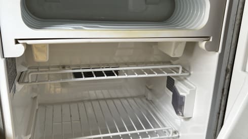 Bertyventurer – 4 berth Mazda bongo to hire with awnings let your adventure begin here