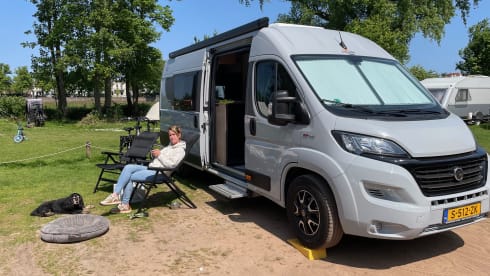 Niks hoeve – 4p Carado bus uit 2021