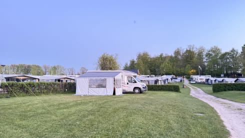 Genieten vol luxe !  – Geniet van alle luxe en gemak in deze prachtige familie camper 