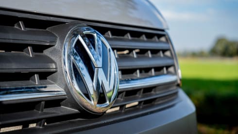 Volkswagen T5/6 5 person camper for rent