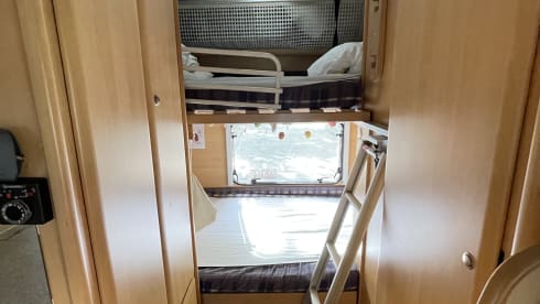 Real family camper! 4p Dethleff's alcove from 1999