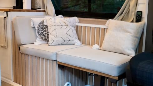 5. Vanlife mit Stil | Voll ausgestattetes Off-Grid-Campingfahrzeug