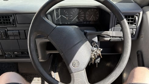 Vanny – Volkswagen Trident 1994 berth Campervan  1994.          