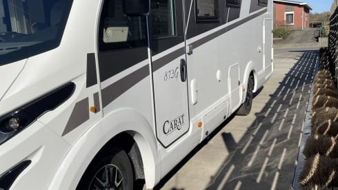 Modest – 5p McLouis Carat 873g integrated camper from 2021