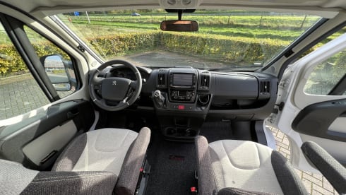 Red Pepper – Nice compact camper (2019) for 2 people