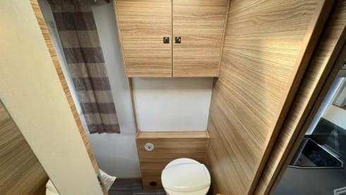 Adria – Luxury Adria Matrix 670 SBC Platinum Camper 