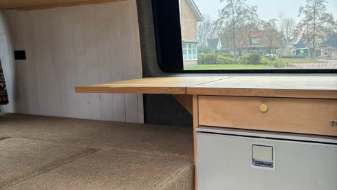 Bennie Benz – 2p Mercedes-Benz campervan uit 2003