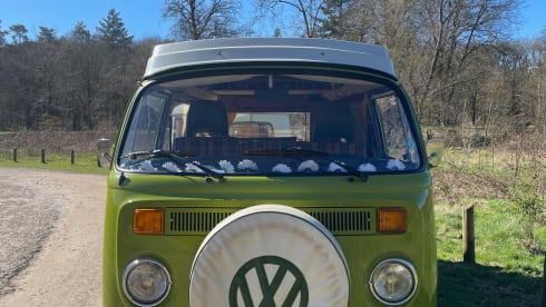 Putu – Volkswagen T2 from 1977, perfect condition