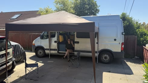 Roxy – 3 berth Renault master high top long wheelbase camper van from 2007