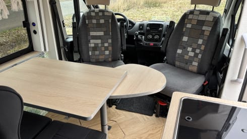 Fiat Ducato 2 or 4 pers. Buscamper - Off grid - Bench air conditioning - Underfloor heating